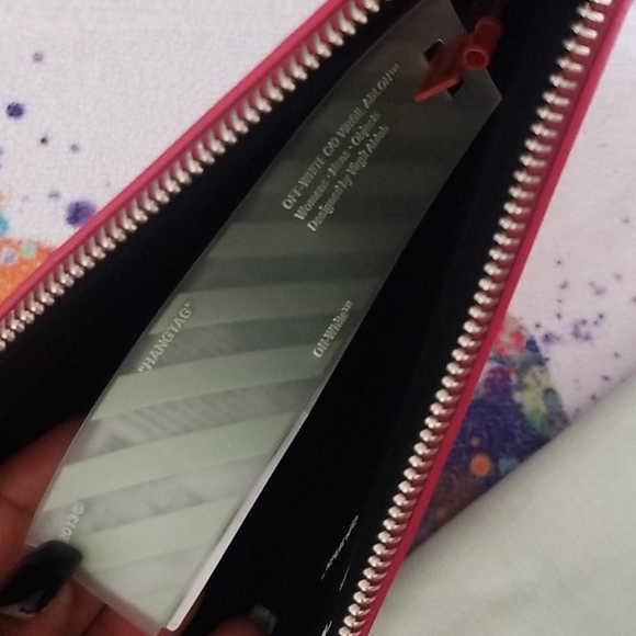 Off-white Clutch - Picture 7 of 7